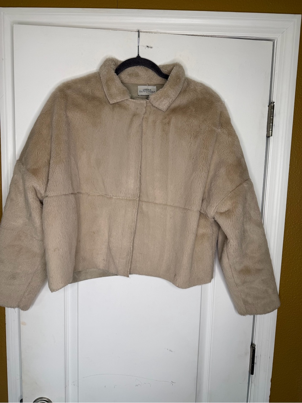 Urban Outfitters Felicity Beige Soft Faux-Fur/Suede Cropped Jacket Fits Like M/L